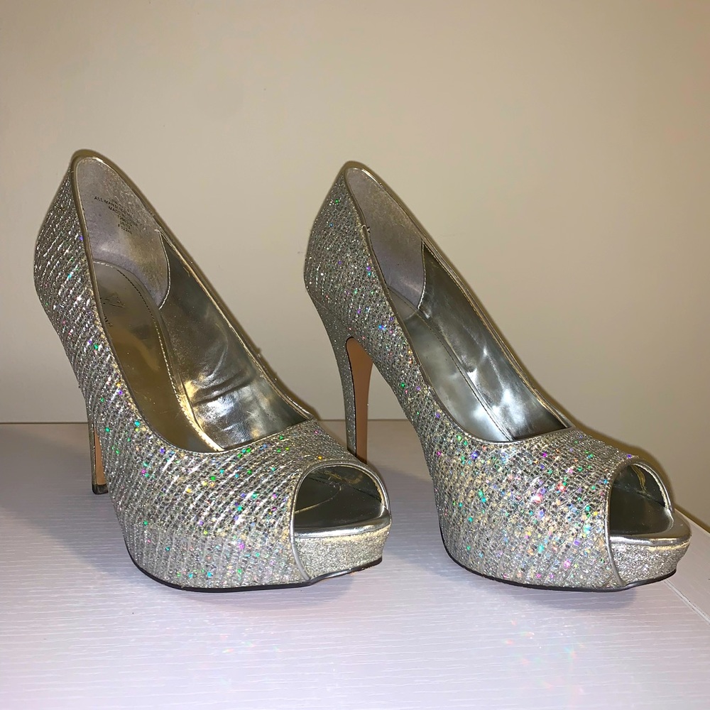 Silver Worthington Pump with Sparkles